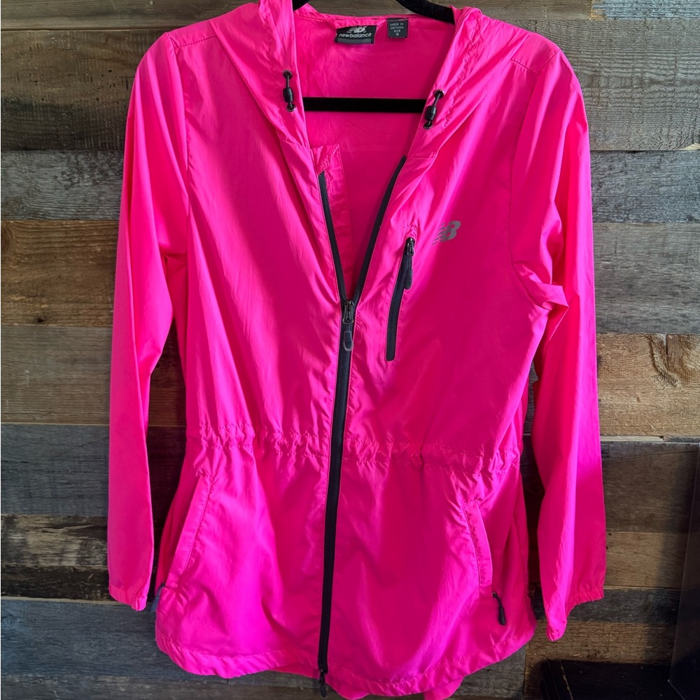 💖 New Balance Hot Pink Windbreaker – Women’s Small